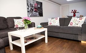Apt 3, Trafalgar Sq Duplex, 3Rd & 4Th Floor By Indigo Flats