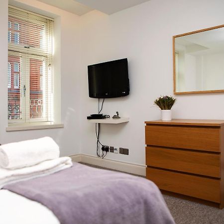 Apt 3, Trafalgar Sq Duplex, 3Rd & 4Th Floor By Indigo Flats Londra Esterno foto
