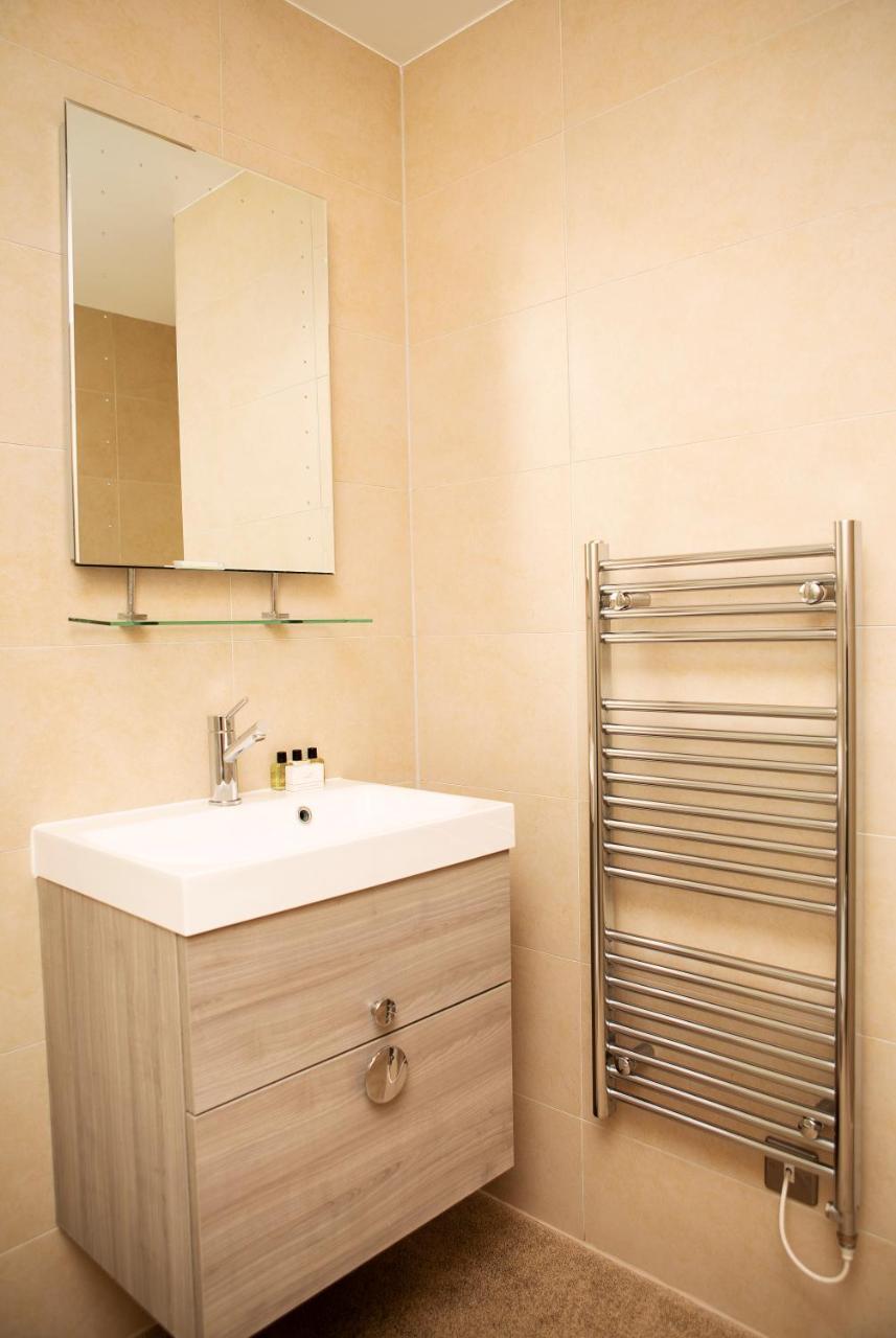 Apt 3, Trafalgar Sq Duplex, 3Rd & 4Th Floor By Indigo Flats Londra Esterno foto