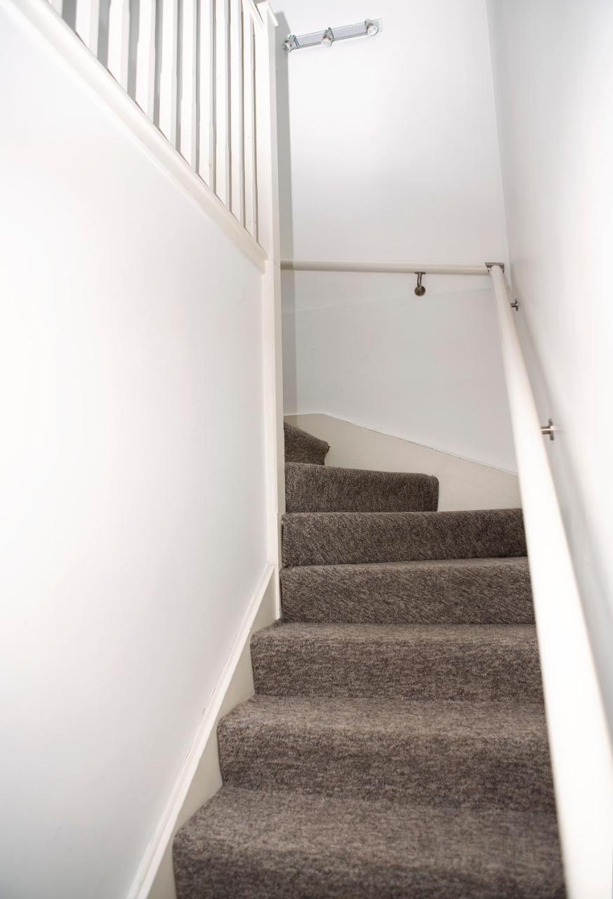 Apt 3, Trafalgar Sq Duplex, 3Rd & 4Th Floor By Indigo Flats Londra Esterno foto