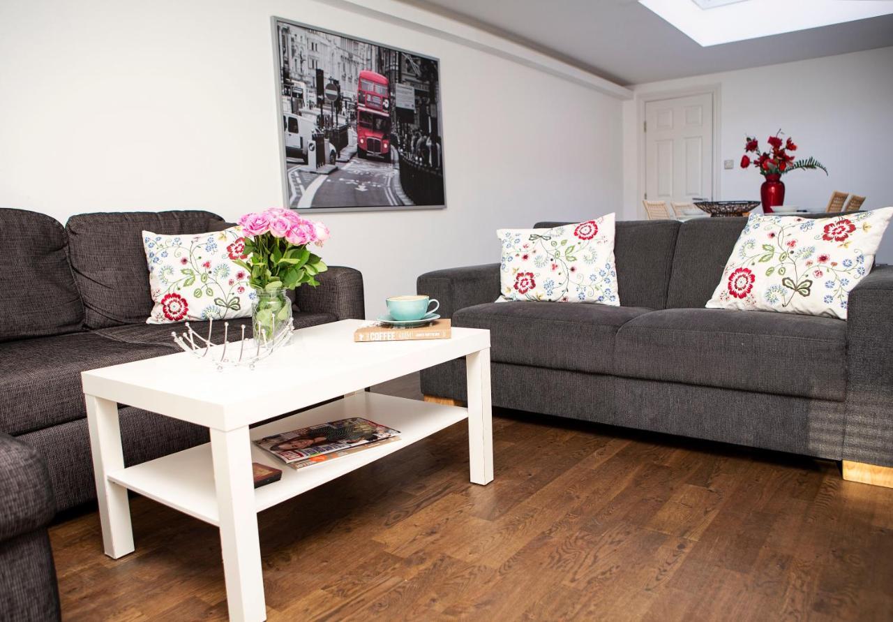 Apt 3, Trafalgar Sq Duplex, 3Rd & 4Th Floor By Indigo Flats Londra Esterno foto