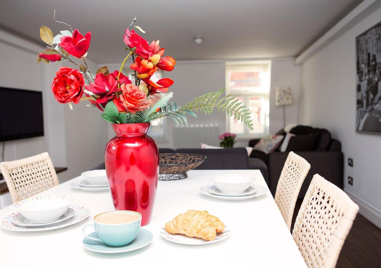 Apt 3, Trafalgar Sq Duplex, 3Rd & 4Th Floor By Indigo Flats Londra Esterno foto