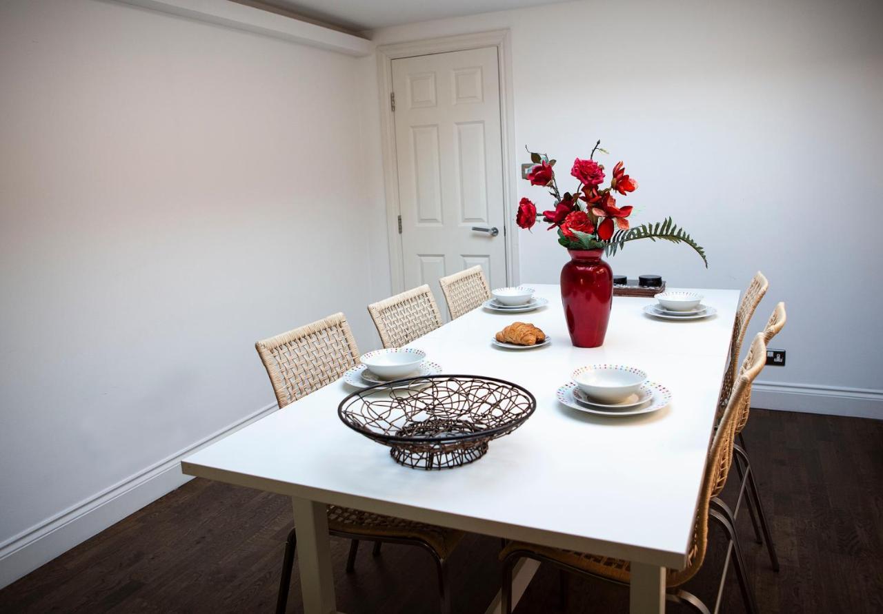 Apt 3, Trafalgar Sq Duplex, 3Rd & 4Th Floor By Indigo Flats Londra Esterno foto