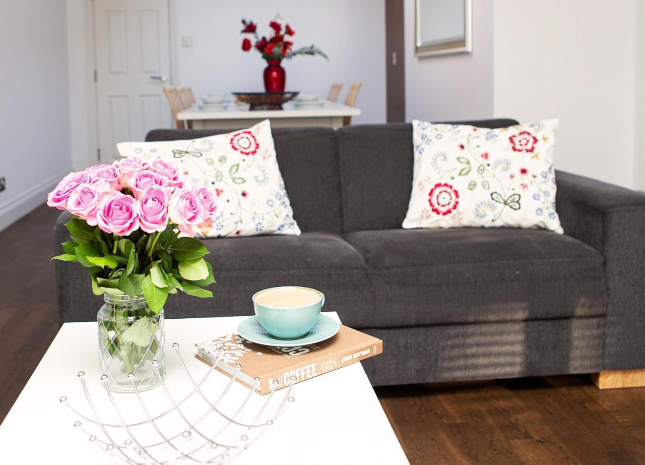 Apt 3, Trafalgar Sq Duplex, 3Rd & 4Th Floor By Indigo Flats Londra Esterno foto
